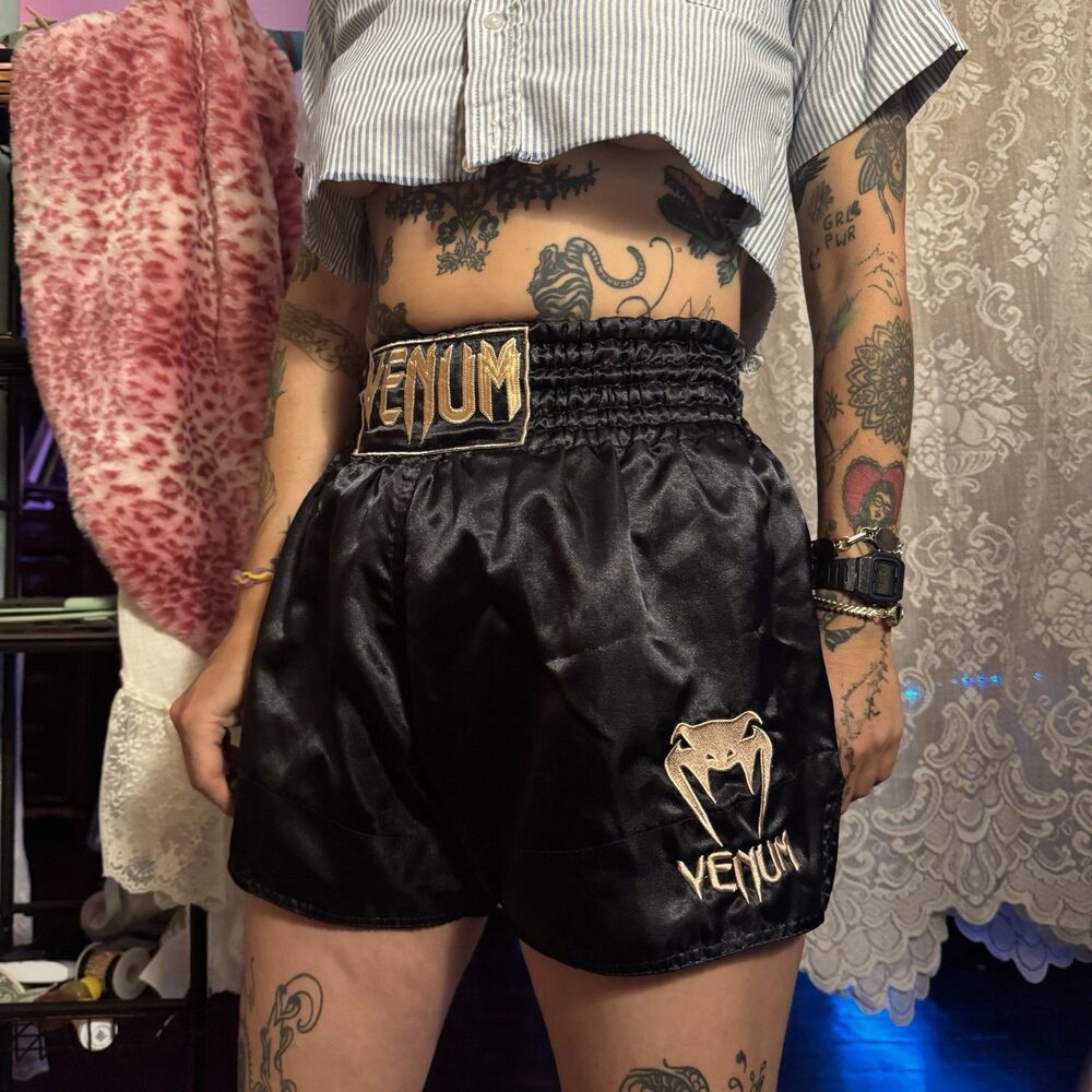 Venum Muay Thai Shorts Men's Large Black MMA Jiu Jitsu Boxing BJJ Kickboxing